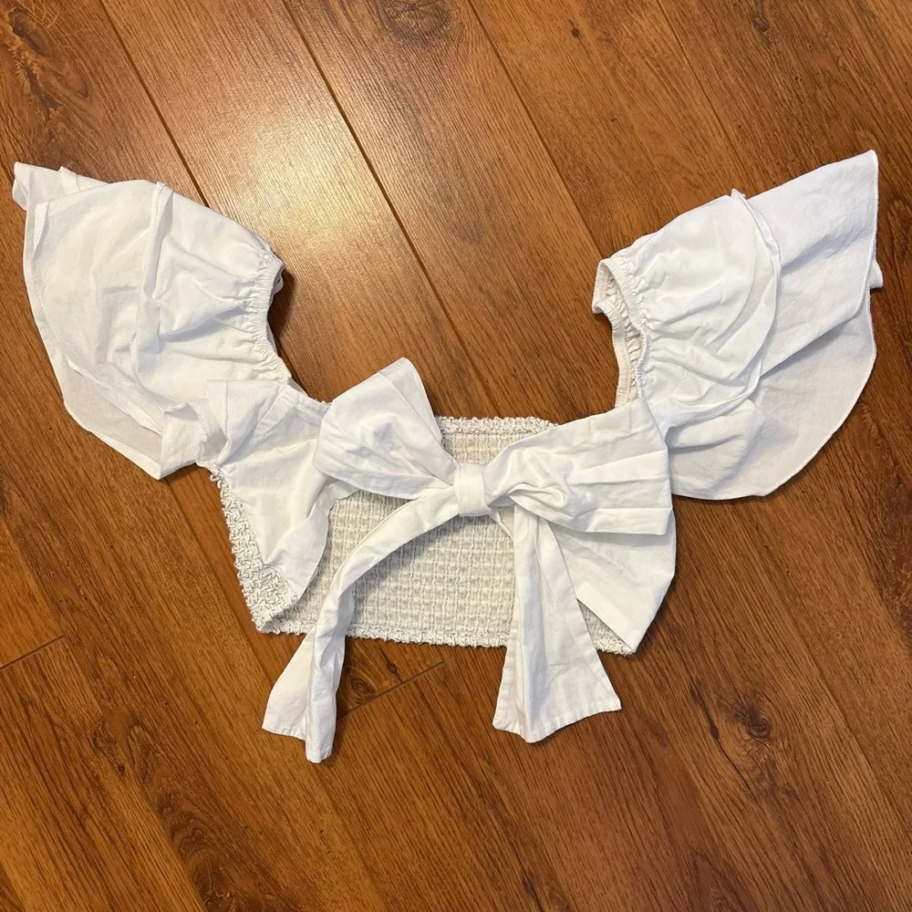 Zara Smocked Ruffle Sleeve Crop Top with Tie Back. Size Medium